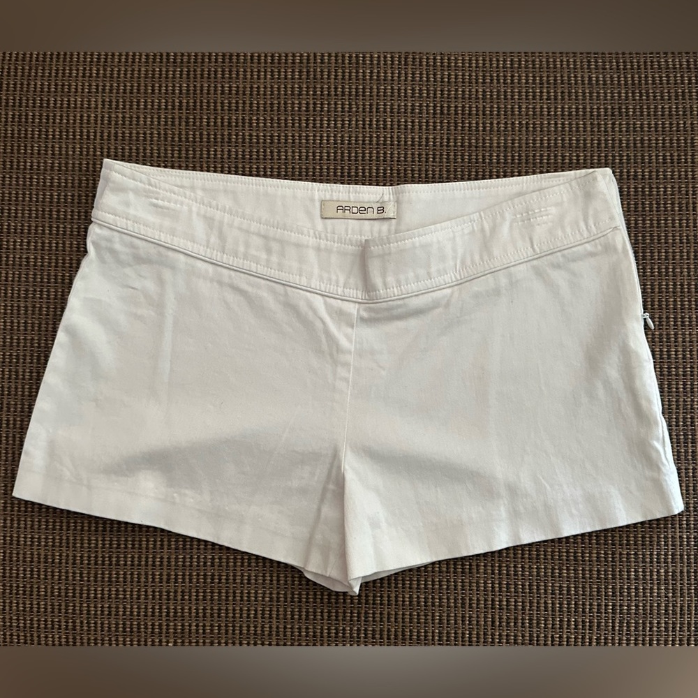 White Arden B shorts, size 4